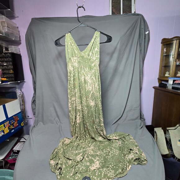 Windhorse Green Maxi Dress with Smocked Waist – Size Appears Large - Picture 5 of 7